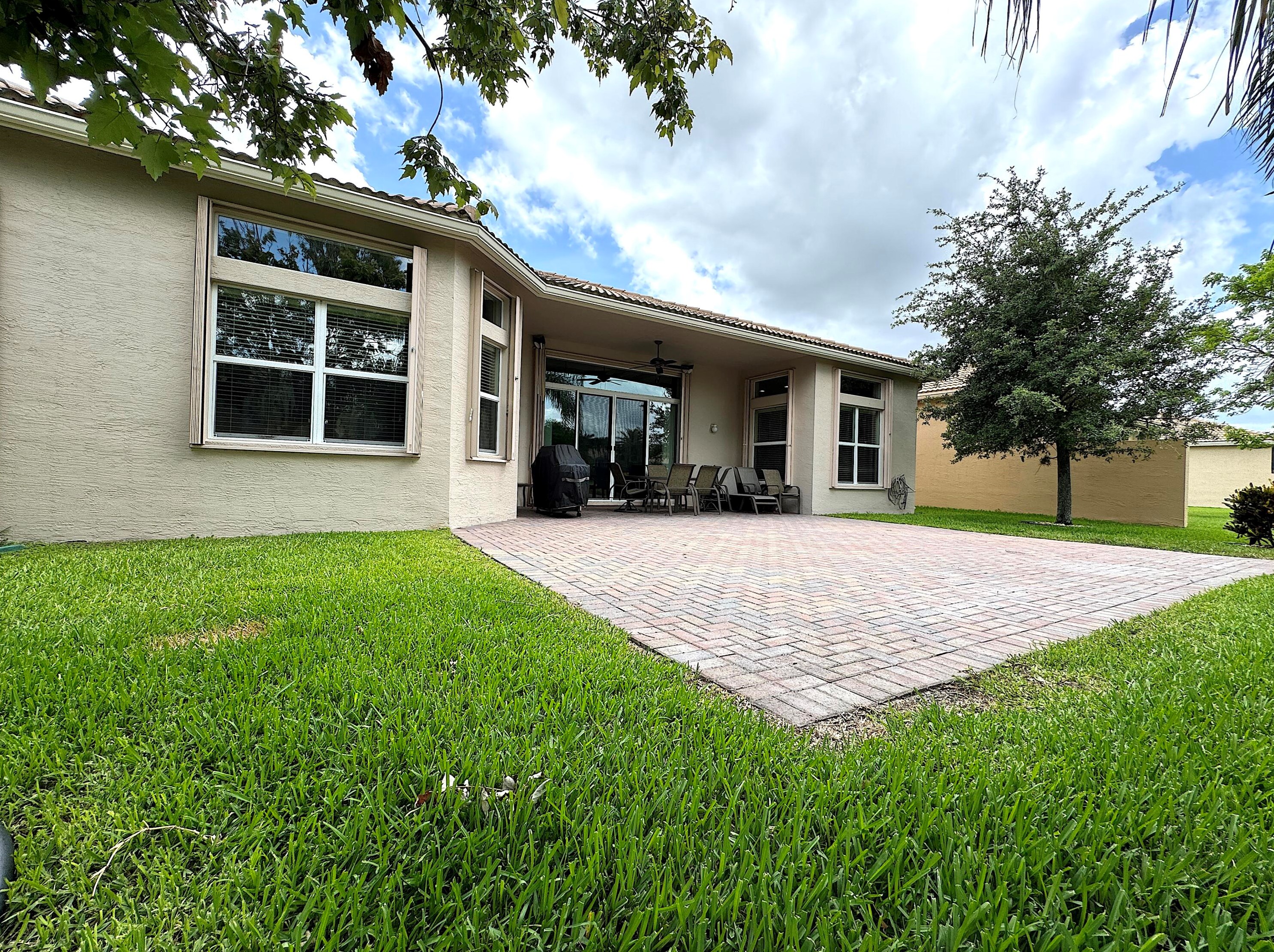 9809 Halston Mnr, Boynton Beach FL  33473-4977 exterior