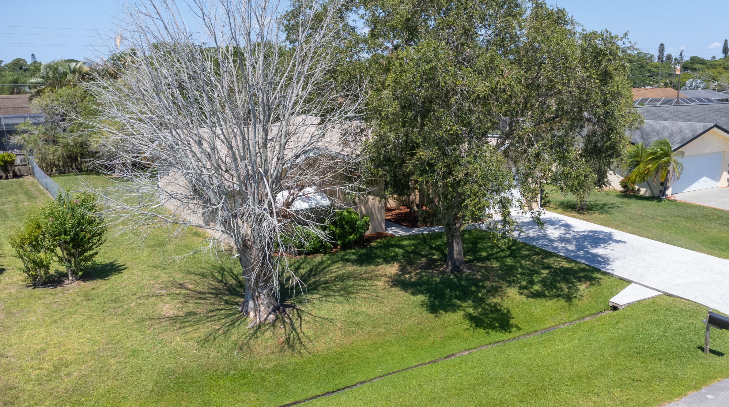 550 Anchor Ln, Fort Pierce FL  34983-2202 exterior