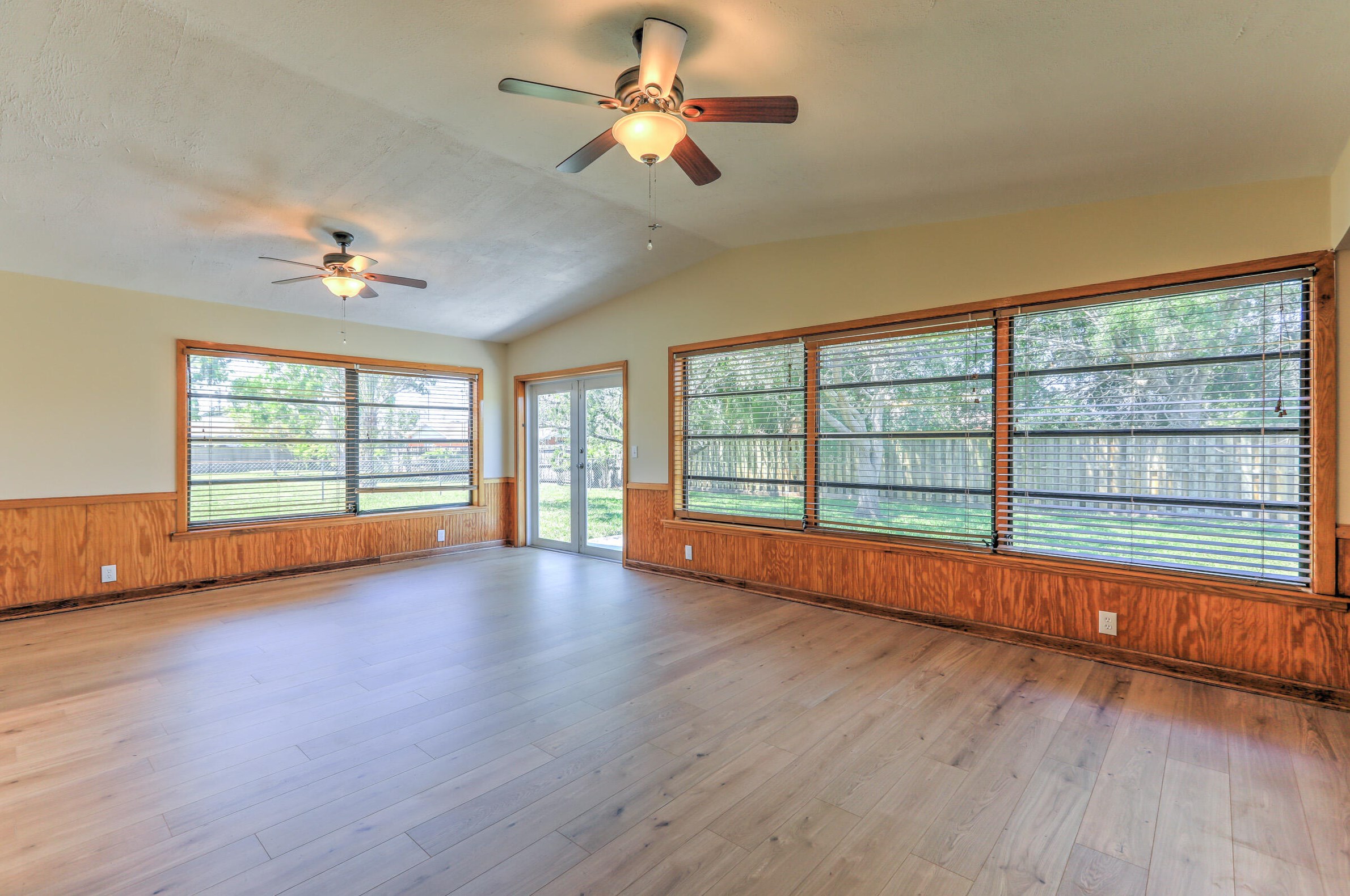 550 Anchor Ln, Fort Pierce FL  34983-2202 exterior