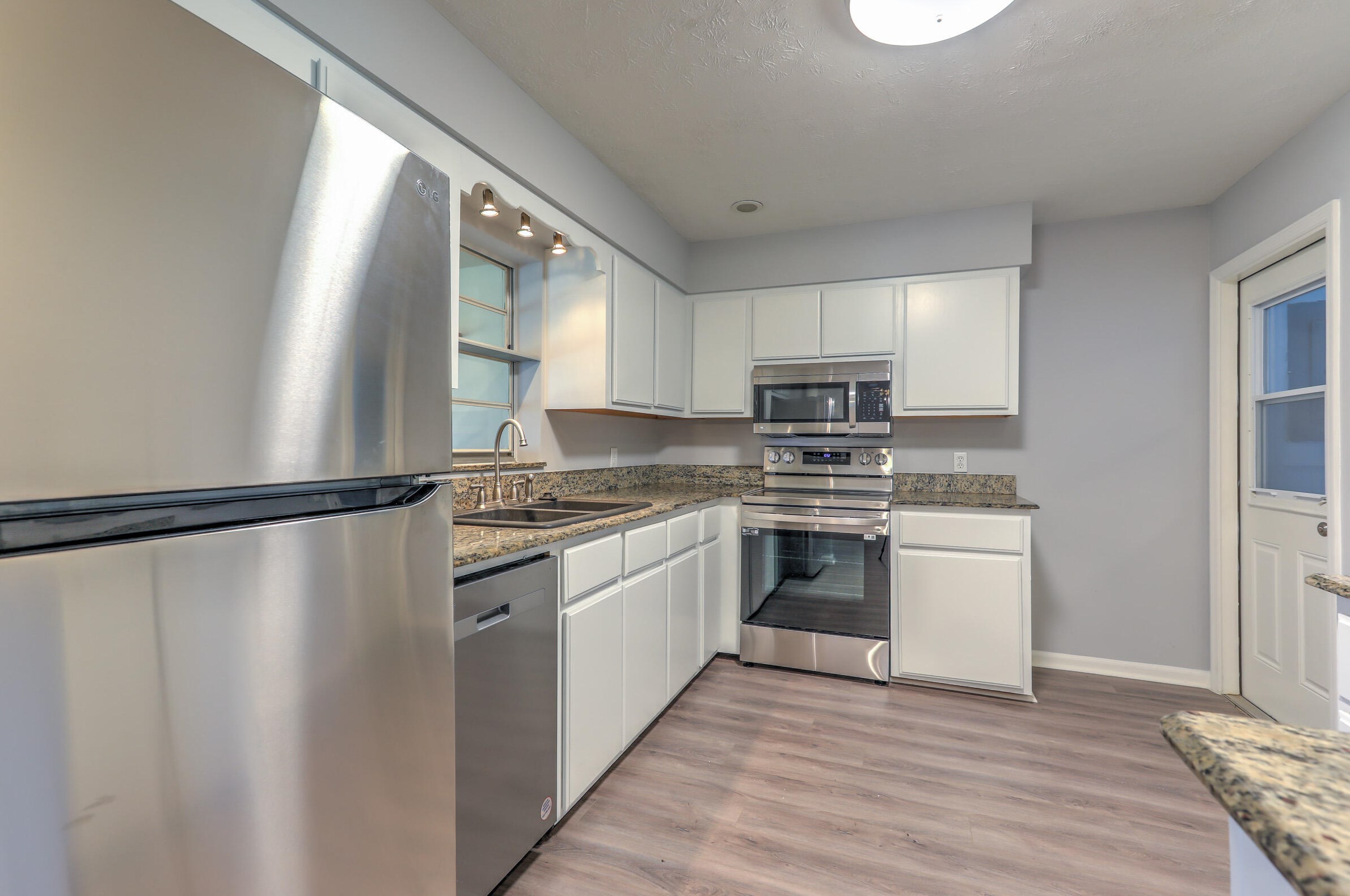 550 Anchor Ln, Fort Pierce FL  34983-2202 exterior