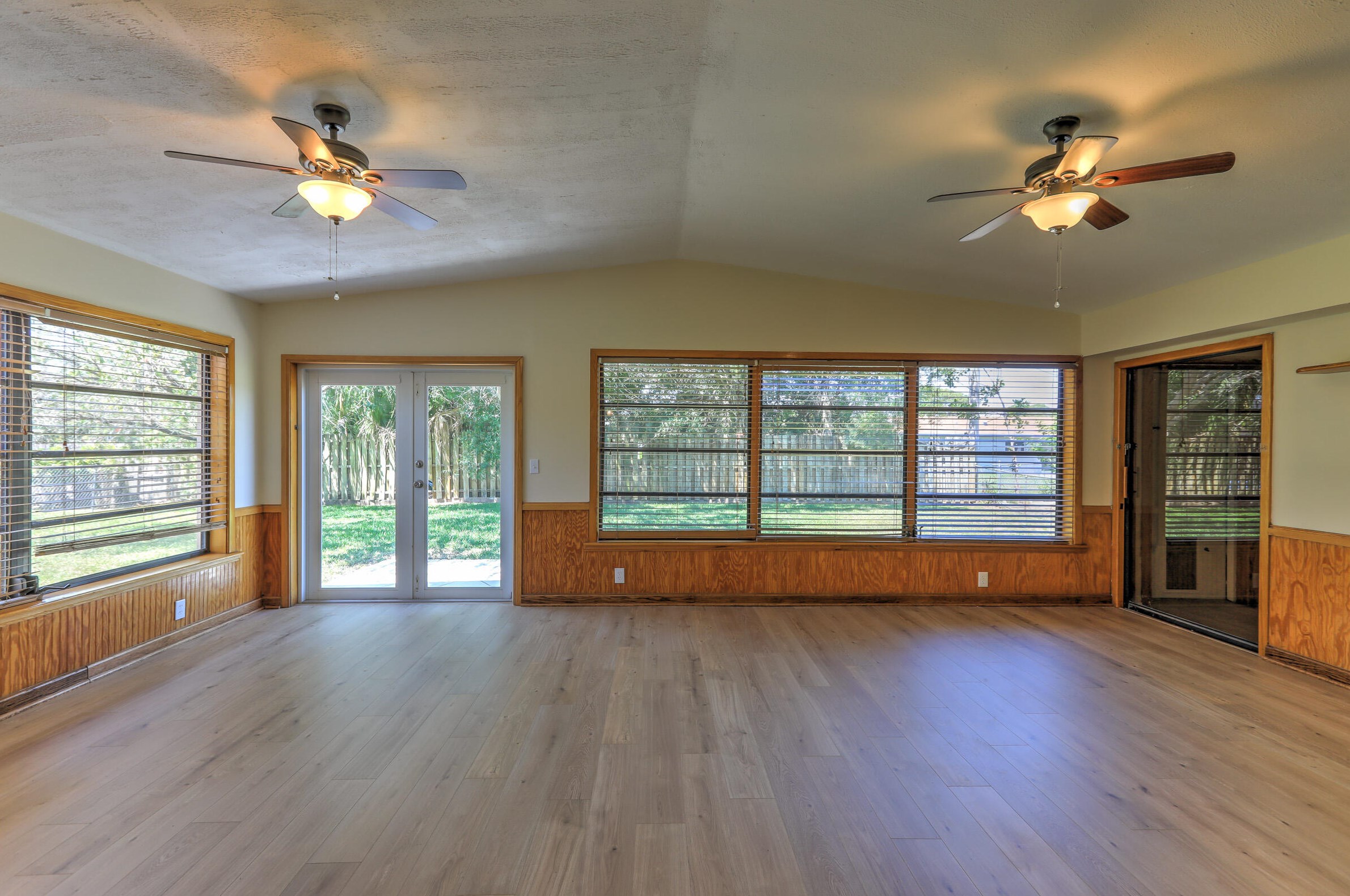 550 Anchor Ln, Fort Pierce FL  34983-2202 exterior