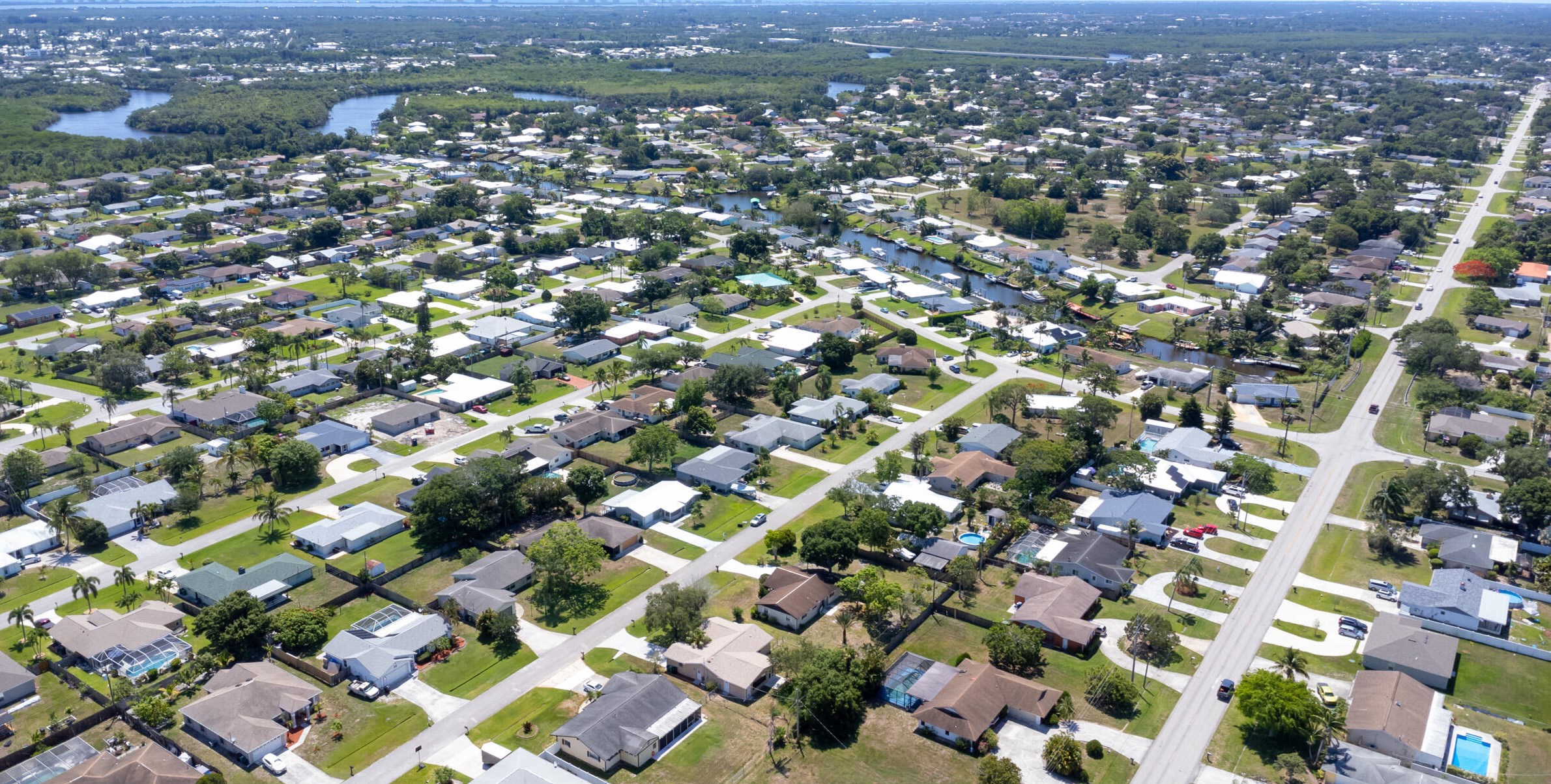 550 Anchor Ln, Fort Pierce FL  34983-2202 exterior