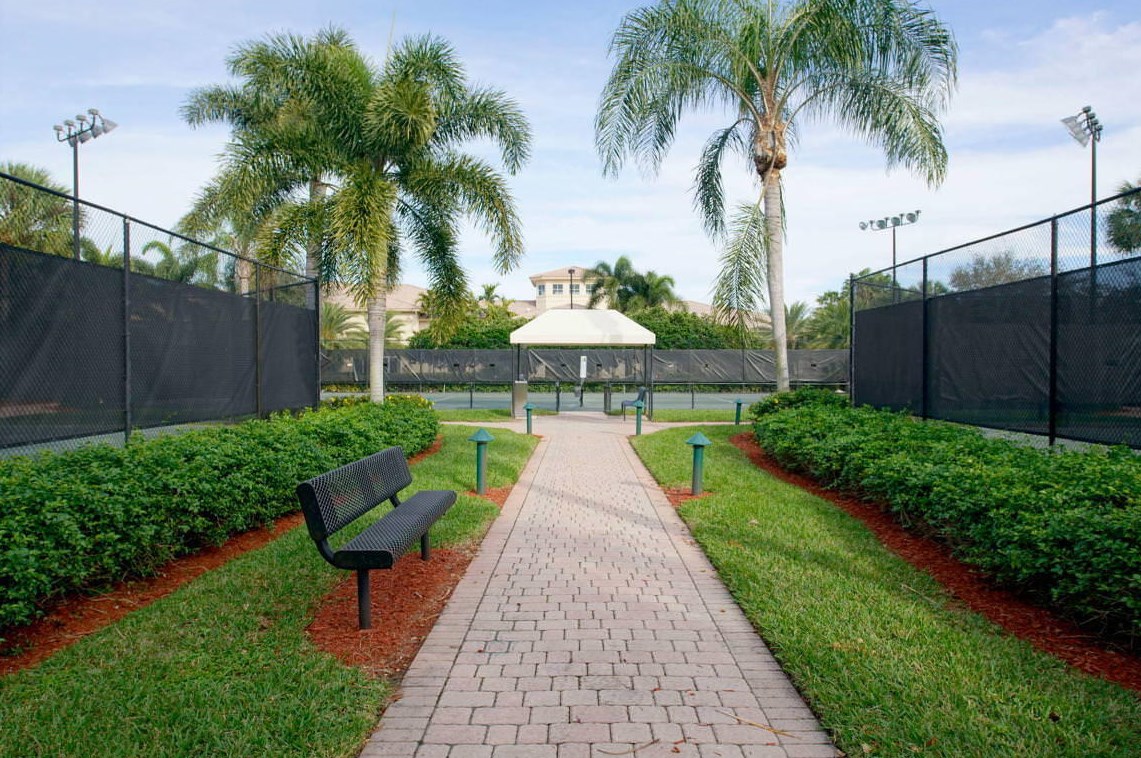 7433 Lahana Cir, Boynton Beach FL 33437-7173 exterior