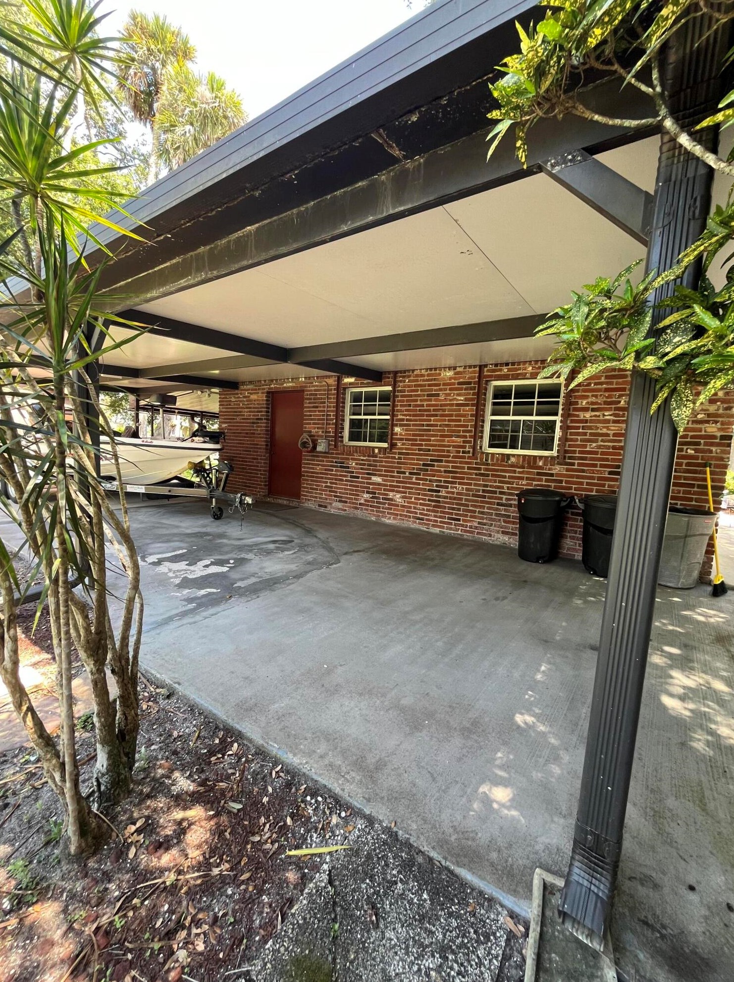 1768 23 Ter, Okeechobee FL 34974-5605 exterior