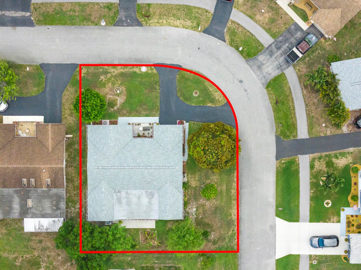 4466 Pne Gdn Ln, Lake Worth FL  33467-3908 exterior