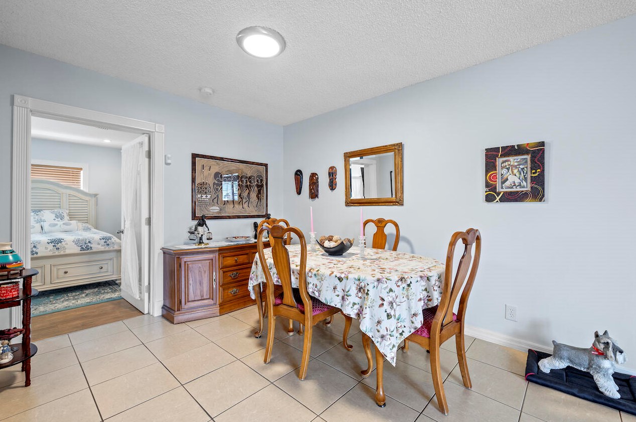 4466 Pne Gdn Ln, Lake Worth FL  33467-3908 exterior