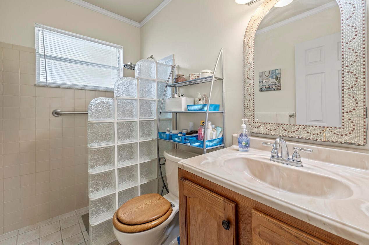 4466 Pne Gdn Ln, Lake Worth FL  33467-3908 exterior