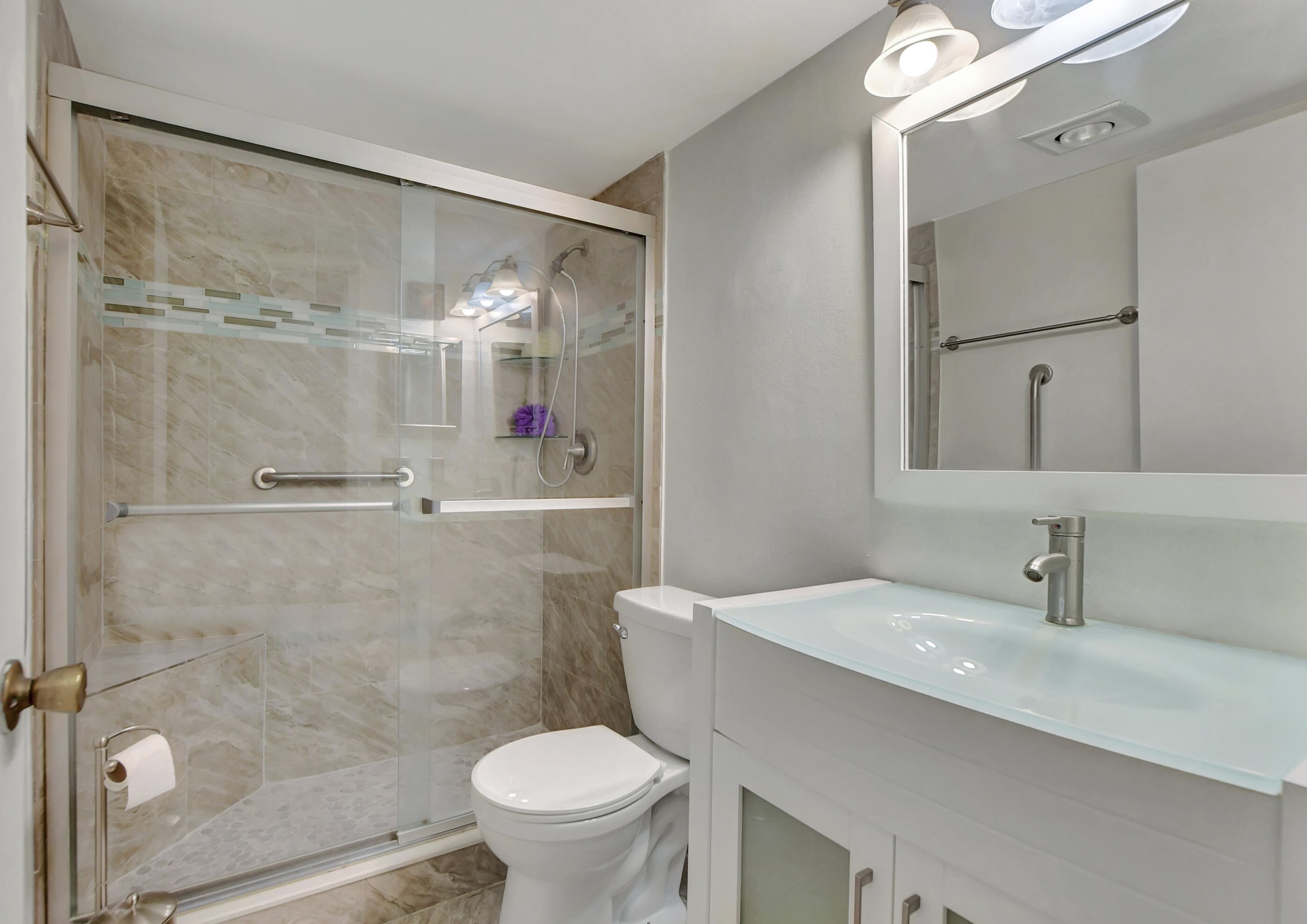 2012 Guildford A, Boca Raton FL 33434-4862 exterior