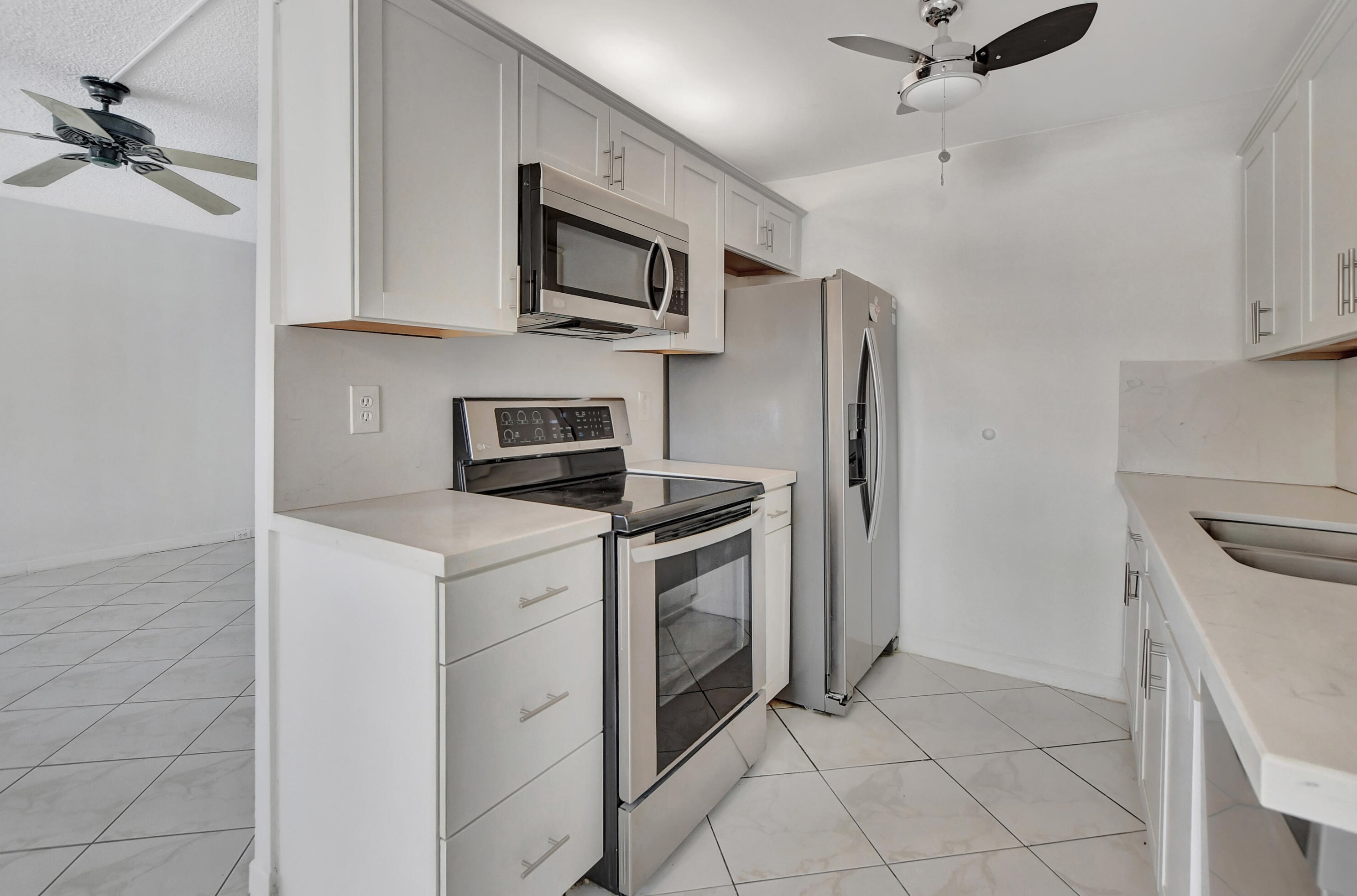 2012 Guildford A, Boca Raton FL 33434-4862 exterior