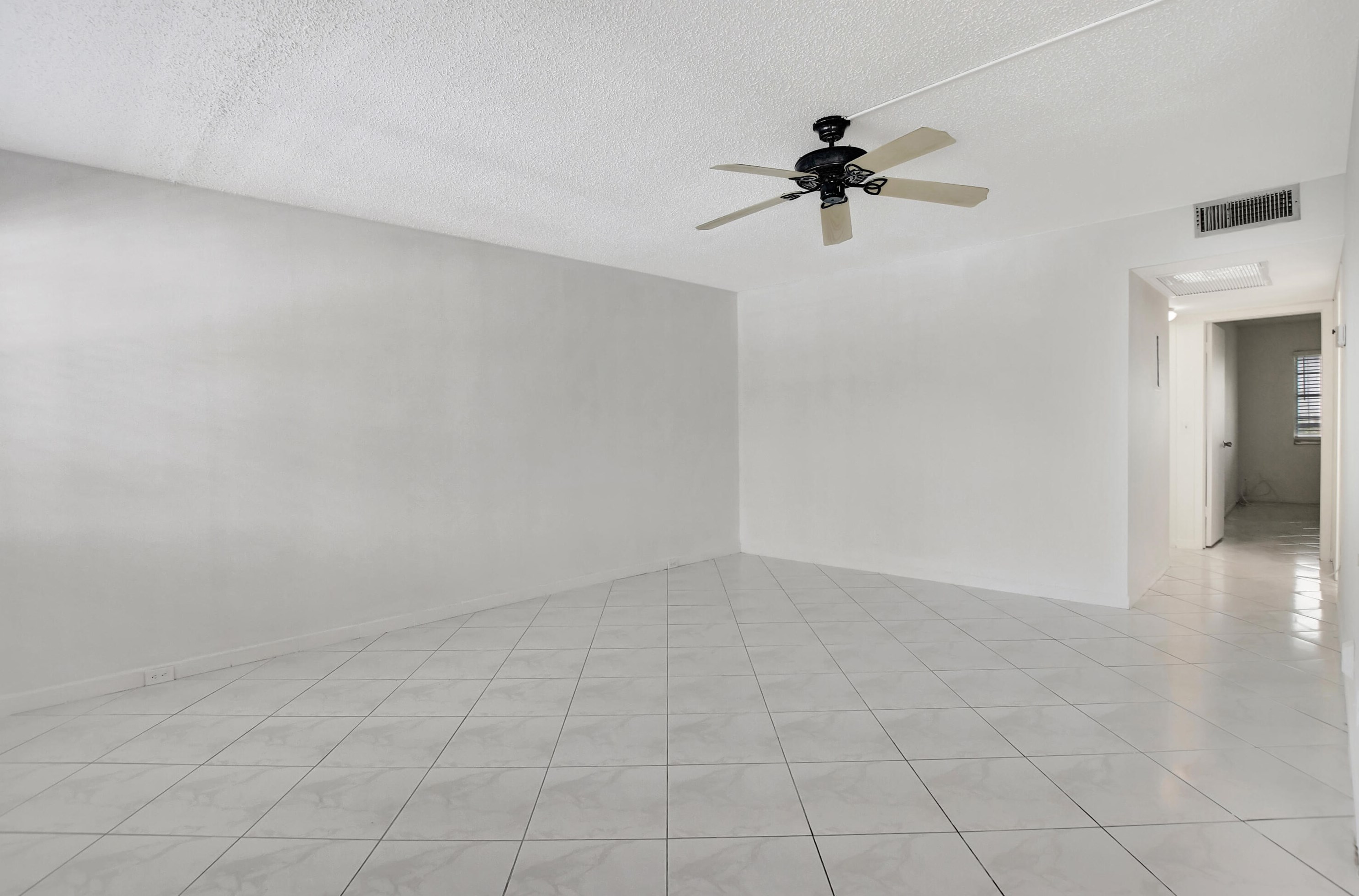 2012 Guildford A, Boca Raton FL 33434-4862 exterior