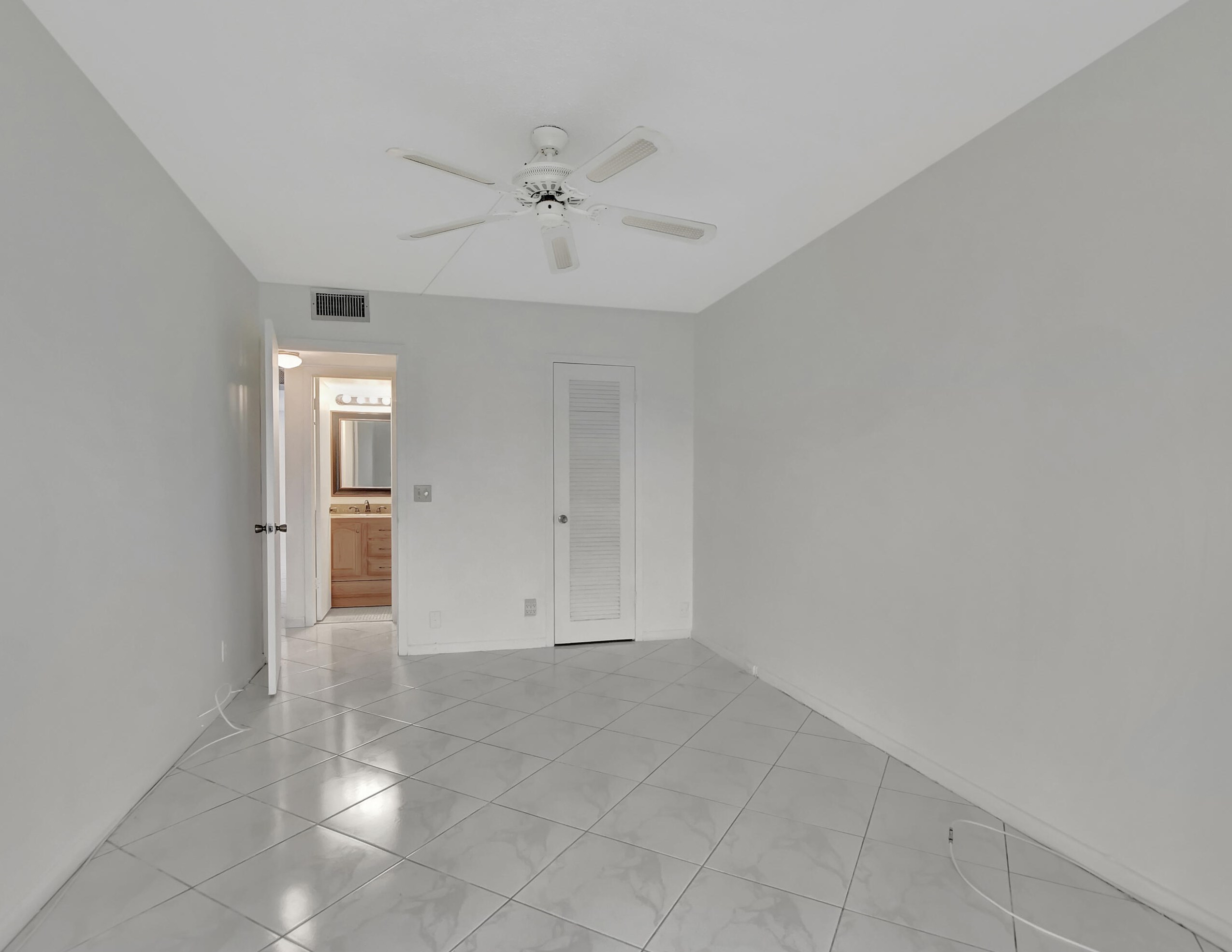 2012 Guildford A, Boca Raton FL 33434-4862 exterior