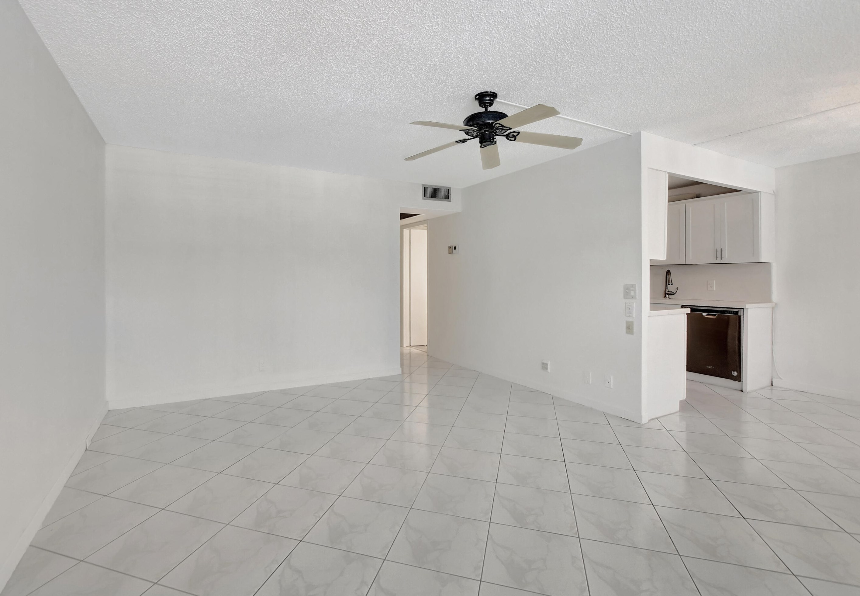 2012 Guildford A, Boca Raton FL 33434-4862 exterior