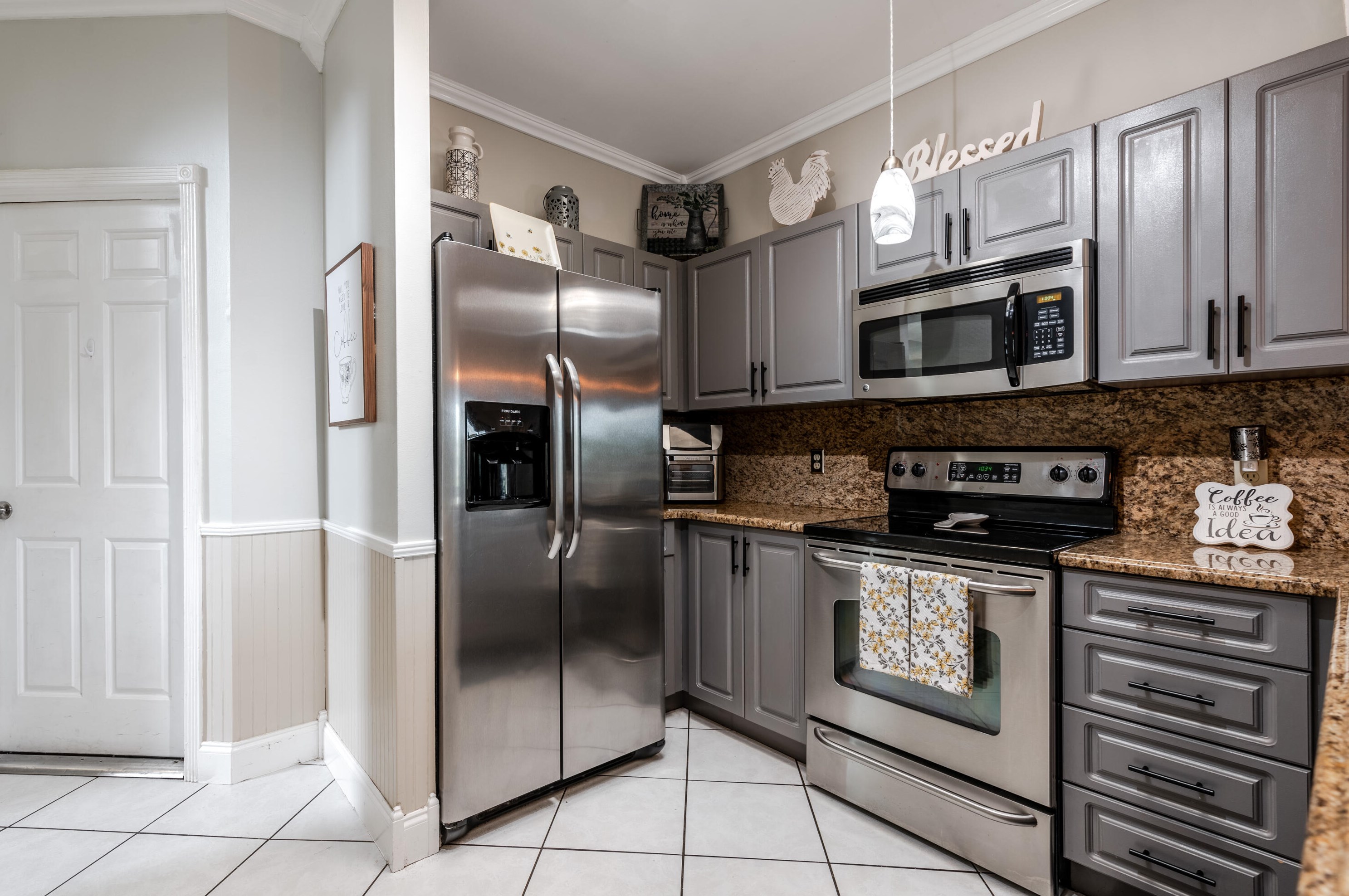 6025 Strawberry Lk Cir, Lake Worth FL  33463-6510 exterior