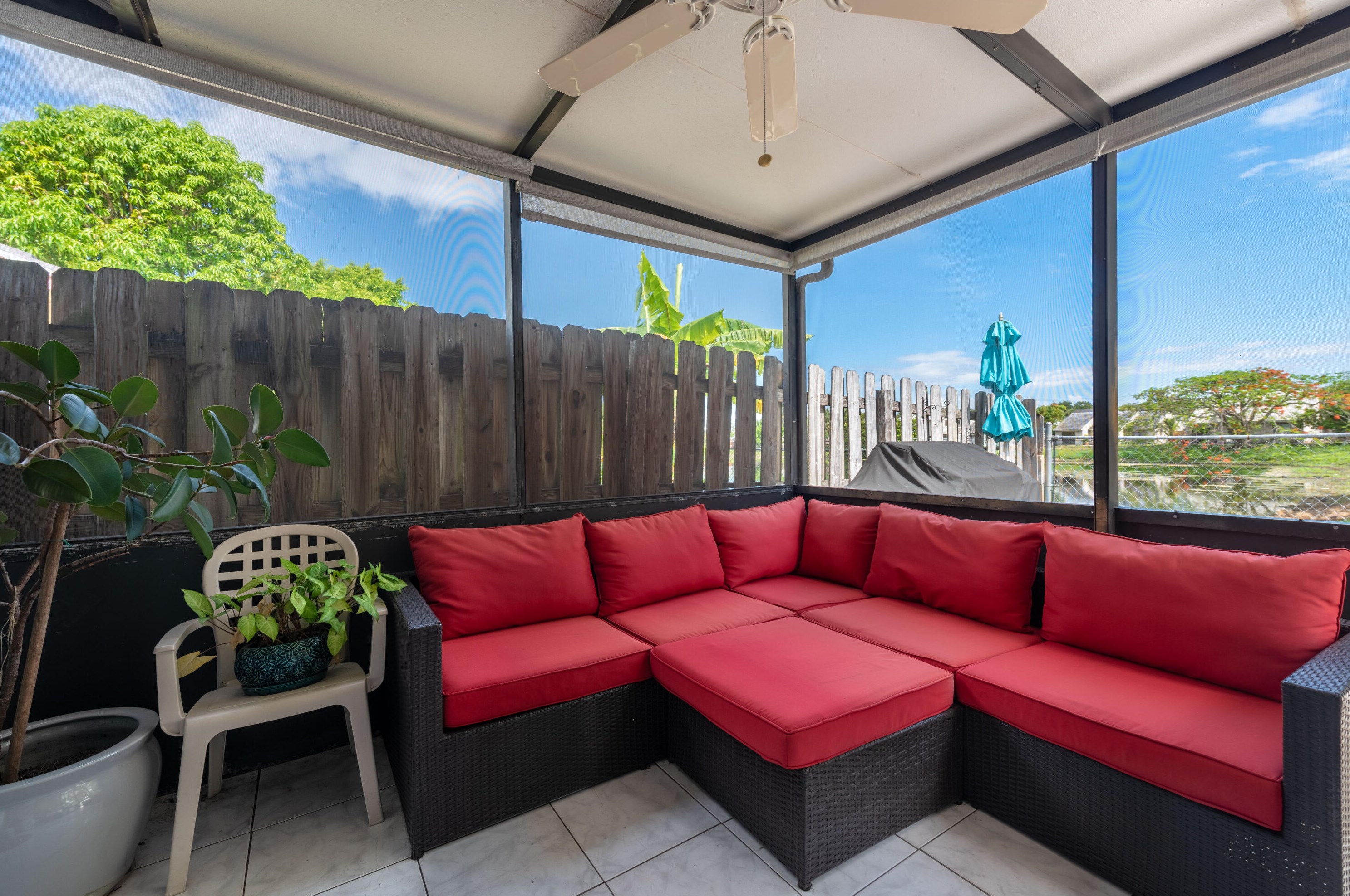 6025 Strawberry Lk Cir, Lake Worth FL  33463-6510 exterior