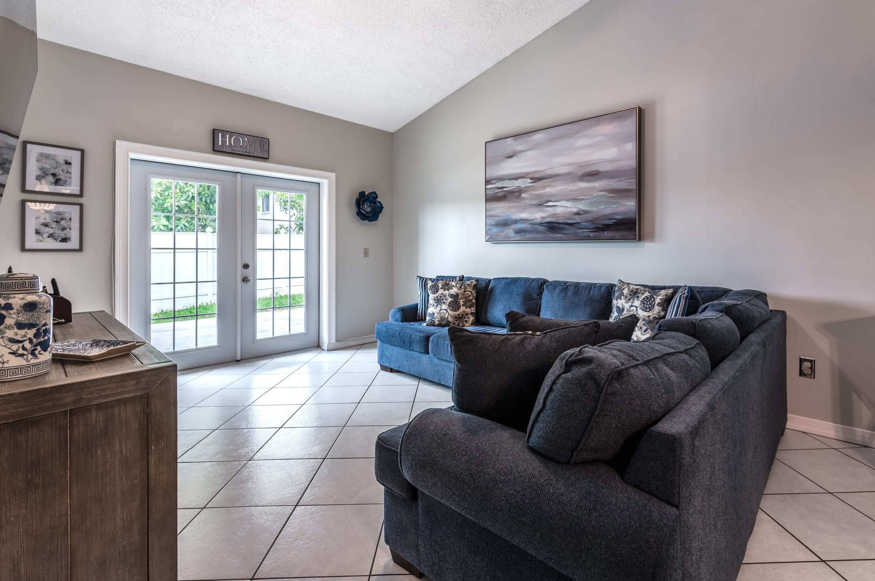 6025 Strawberry Lk Cir, Lake Worth FL  33463-6510 exterior