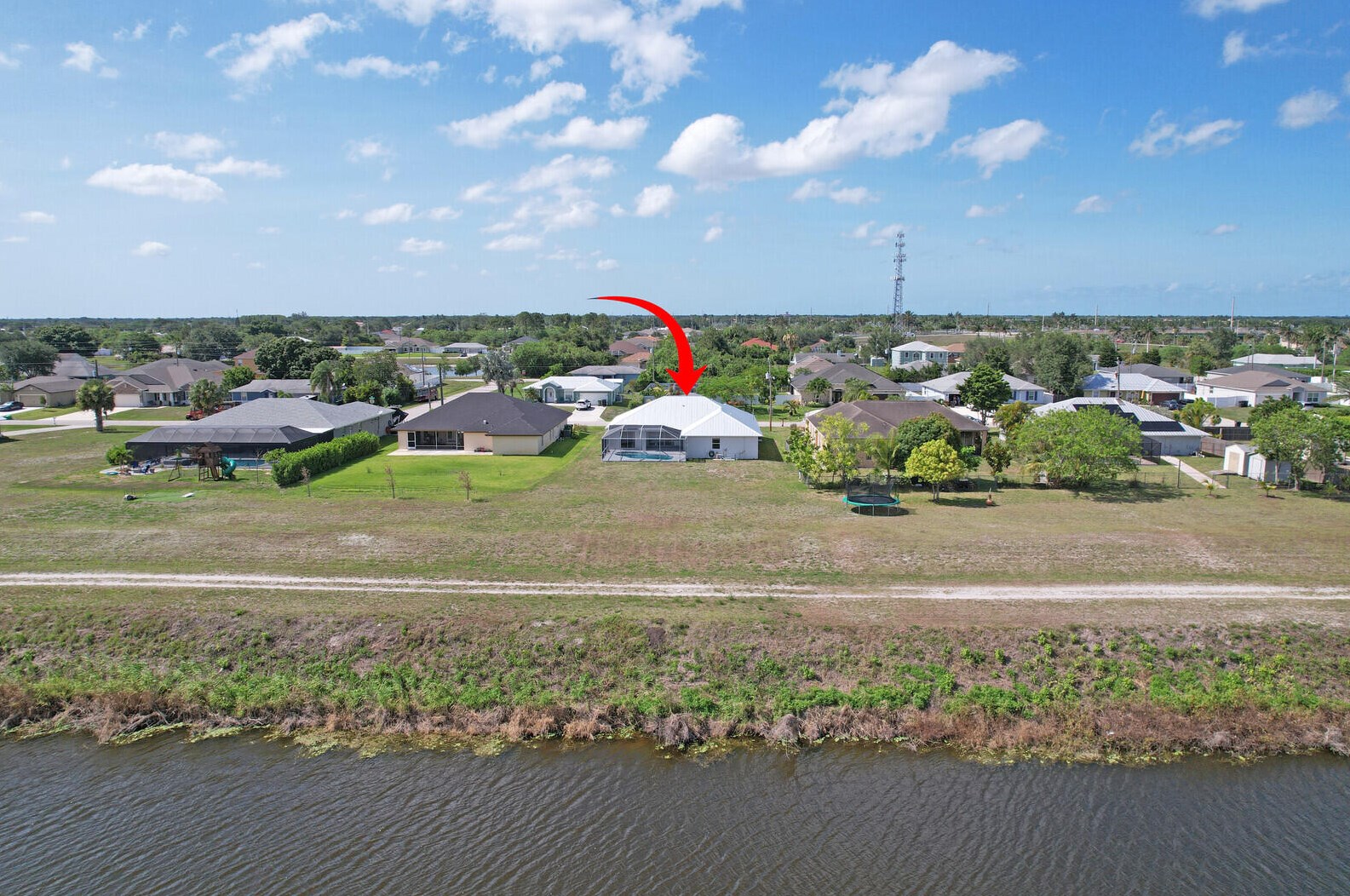 516 Bradshaw Cir, Fort Pierce FL  34953-5539 exterior