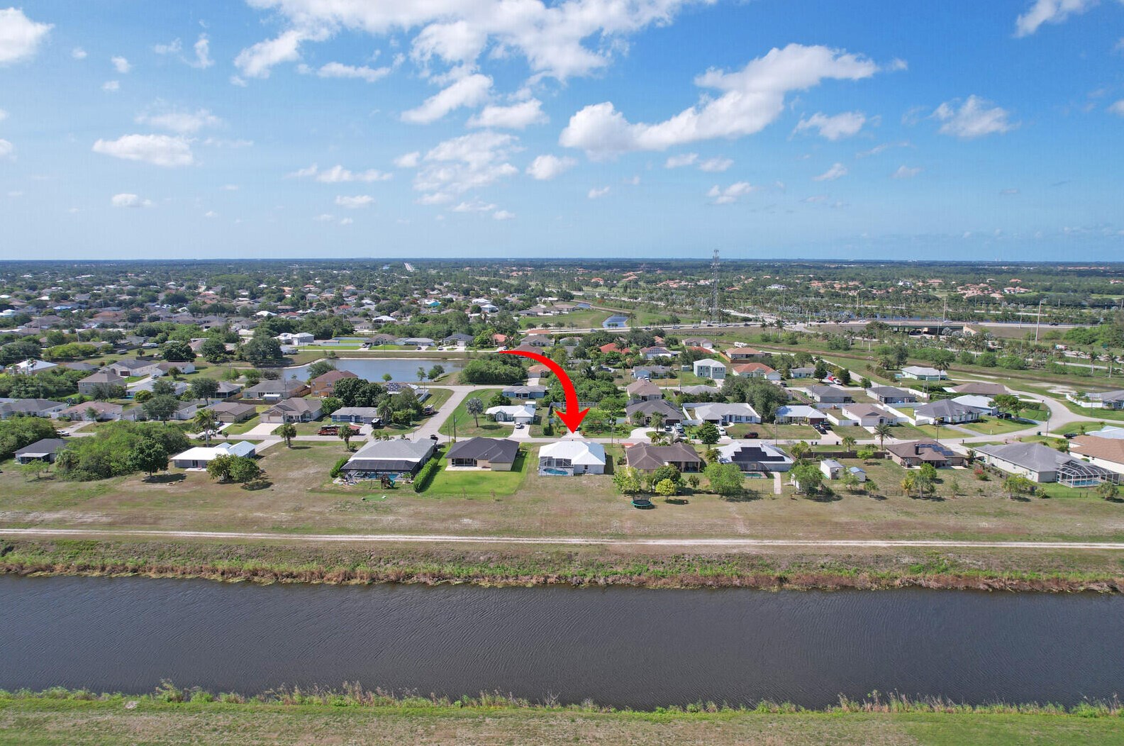 516 Bradshaw Cir, Fort Pierce FL  34953-5539 exterior