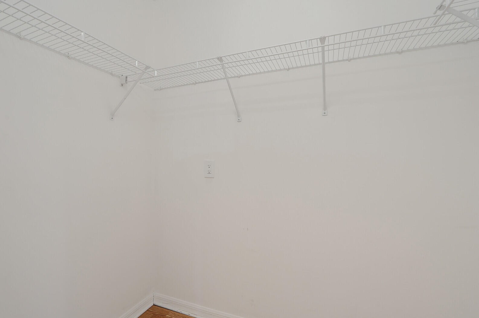 516 Bradshaw Cir, Fort Pierce FL  34953-5539 exterior