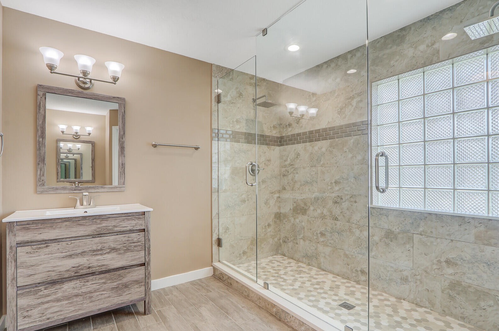 516 Bradshaw Cir, Fort Pierce FL  34953-5539 exterior