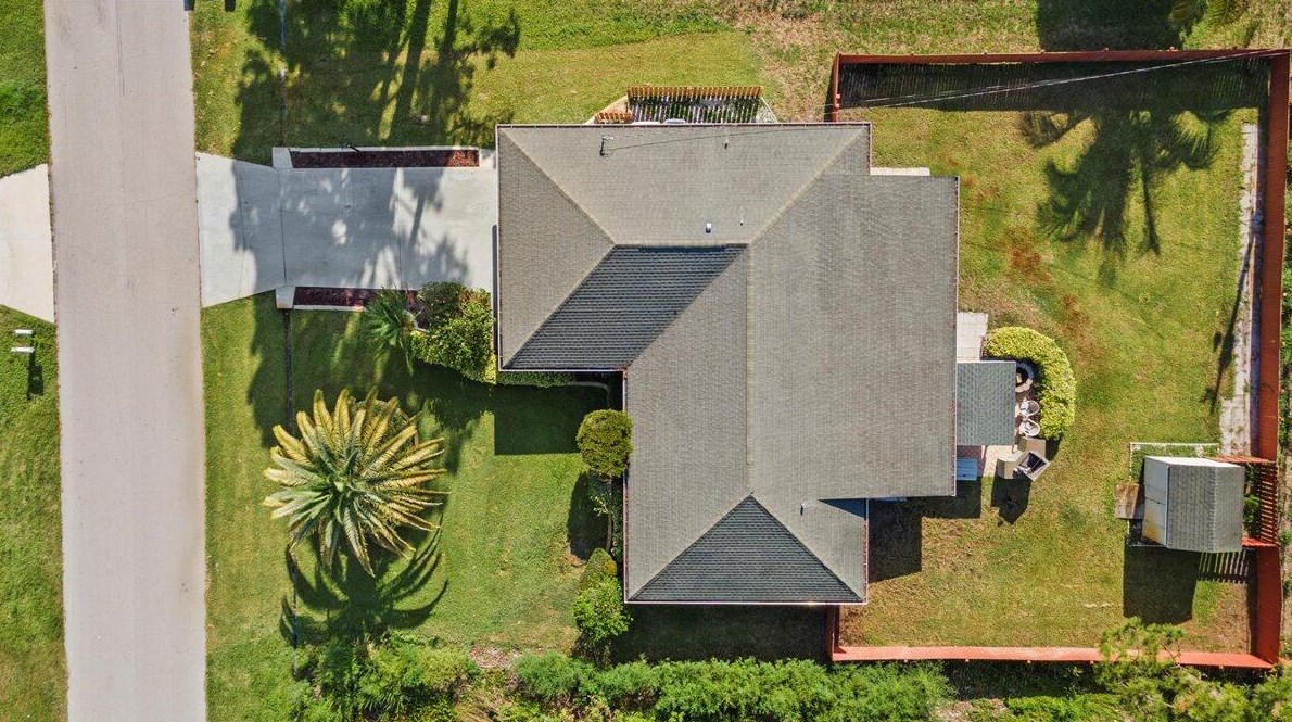 1821 Altman Ave, Fort Pierce FL  34953-1010 exterior