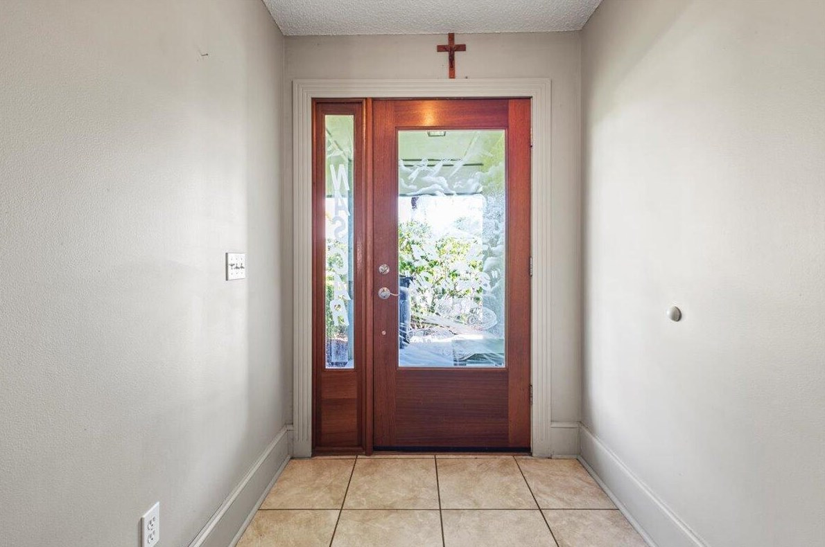 1821 Altman Ave, Fort Pierce FL  34953-1075 exterior