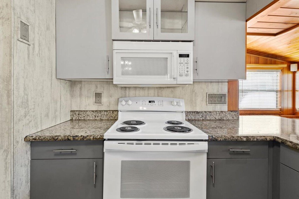 1821 Altman Ave, Fort Pierce FL  34953-1075 exterior