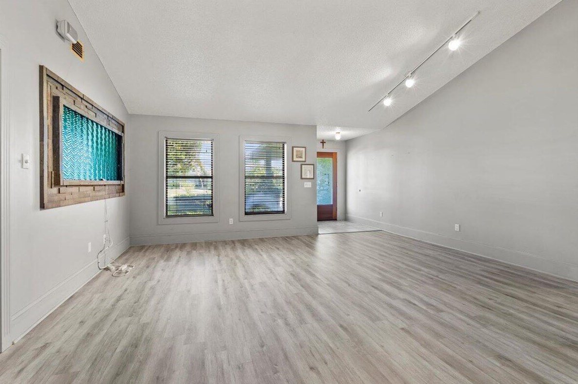 1821 Altman Ave, Fort Pierce FL  34953-1075 exterior