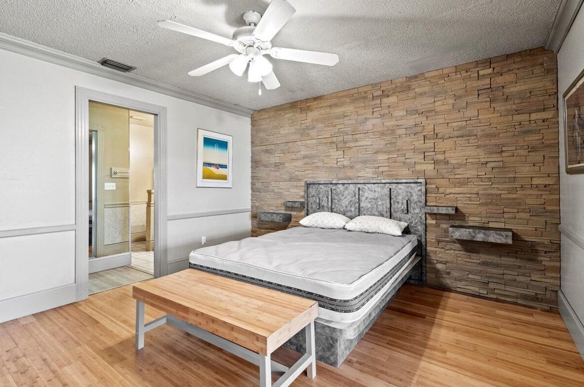 1821 Altman Ave, Fort Pierce FL  34953-1075 exterior