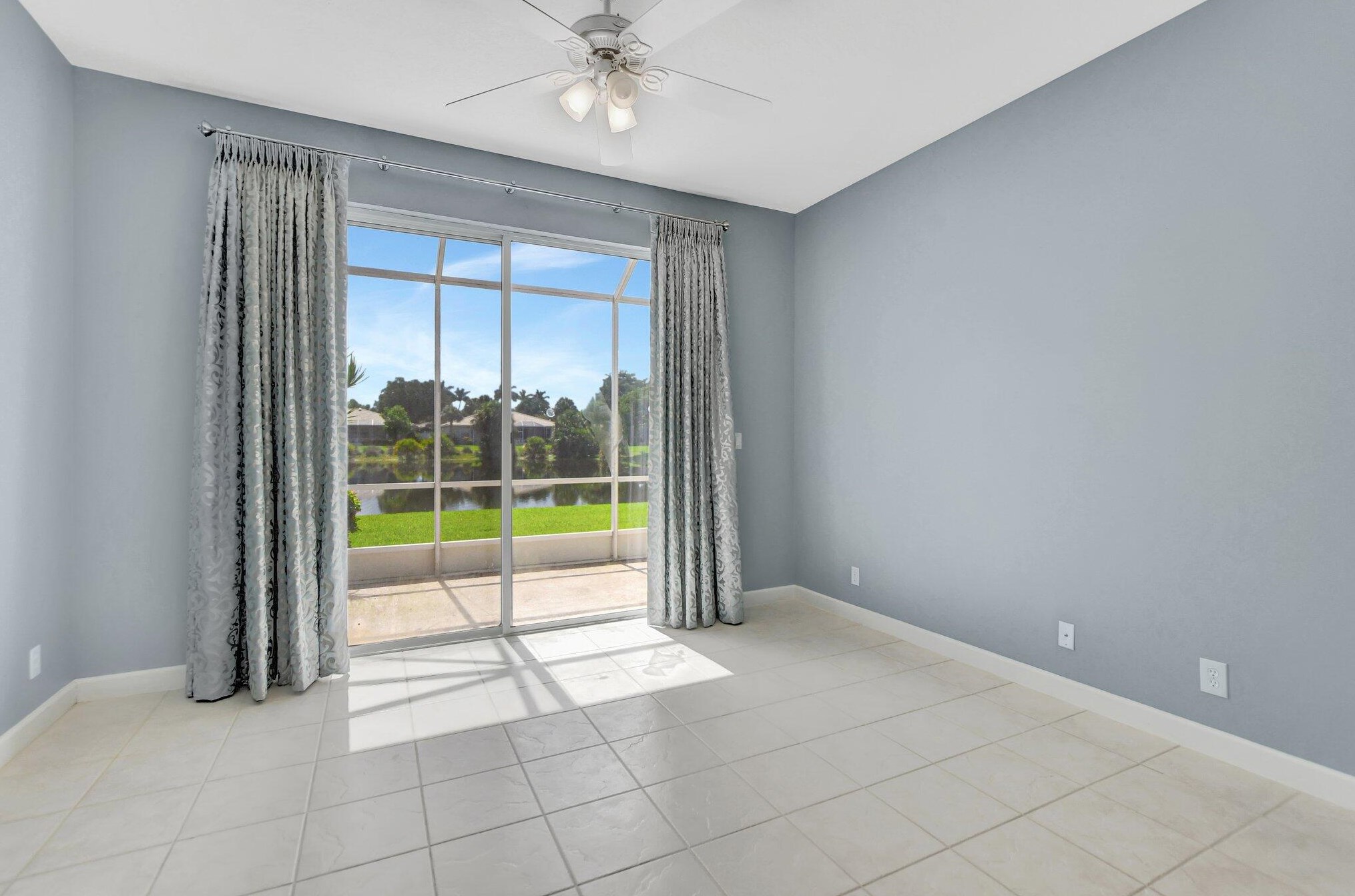 10549 Royal Caribbean Cir, Boynton Beach FL  33437-4285 exterior