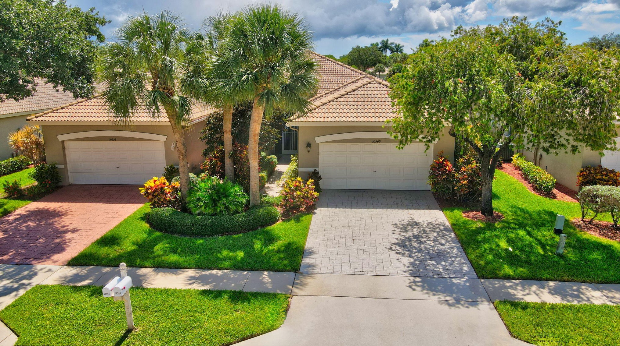 10549 Royal Caribbean Cir, Boynton Beach FL  33437-4285 exterior