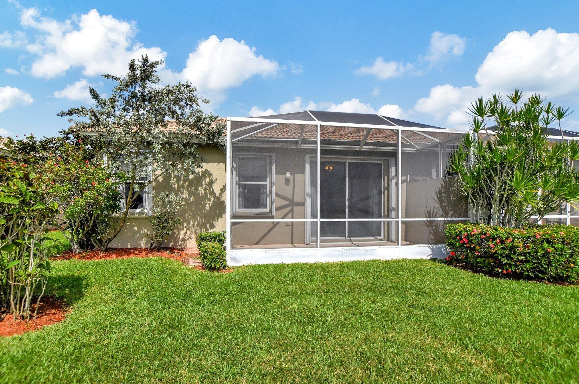 10549 Royal Caribbean Cir, Boynton Beach FL  33437-4285 exterior