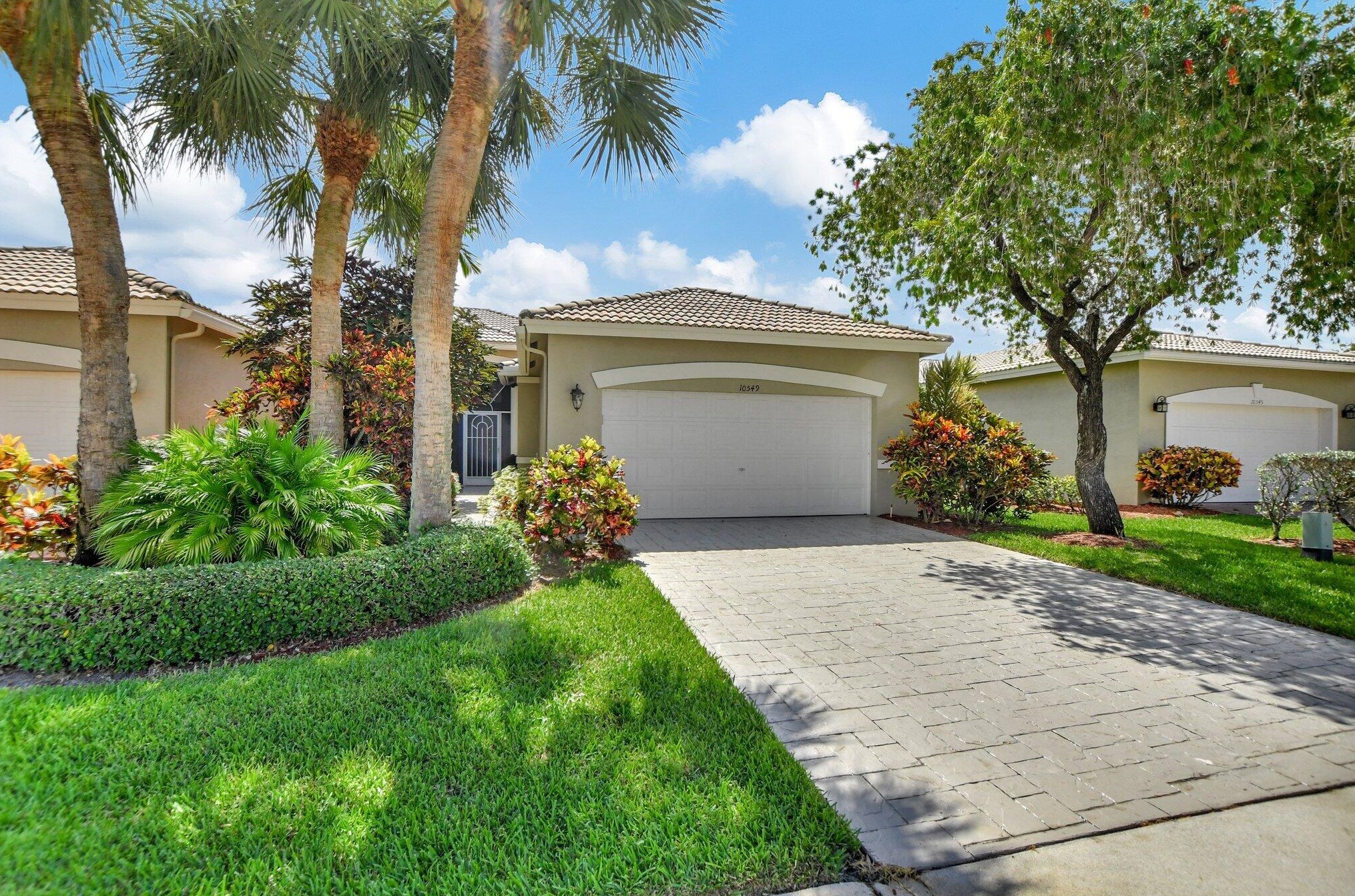 10549 Royal Caribbean Cir, Boynton Beach FL  33437-4285 exterior