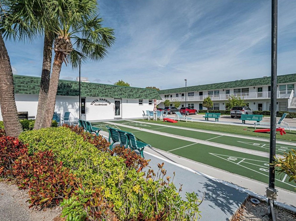 2800 Indian River Blvd, Vero Beach FL  32960-5226 exterior