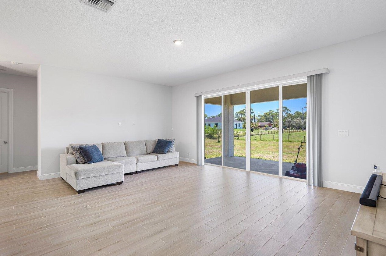 18306 91st Pl, Town Of Loxahatchee Groves FL  33470-5119 exterior