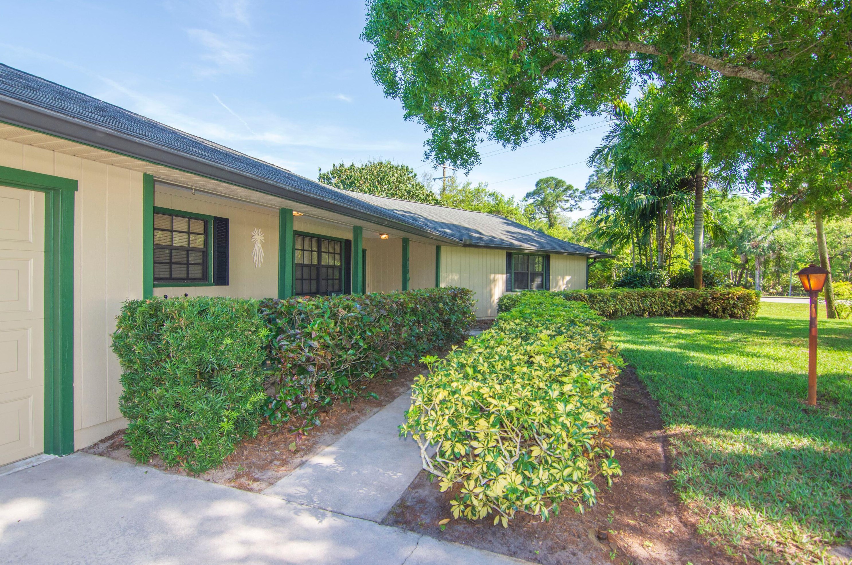 410 45 Ave, Vero Beach FL 32966-2317 exterior