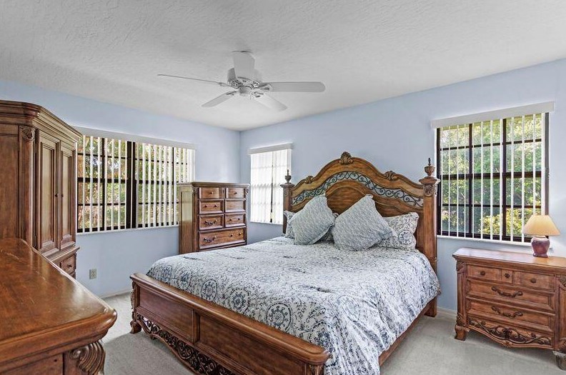 410 45 Ave, Vero Beach FL 32966-2317 exterior