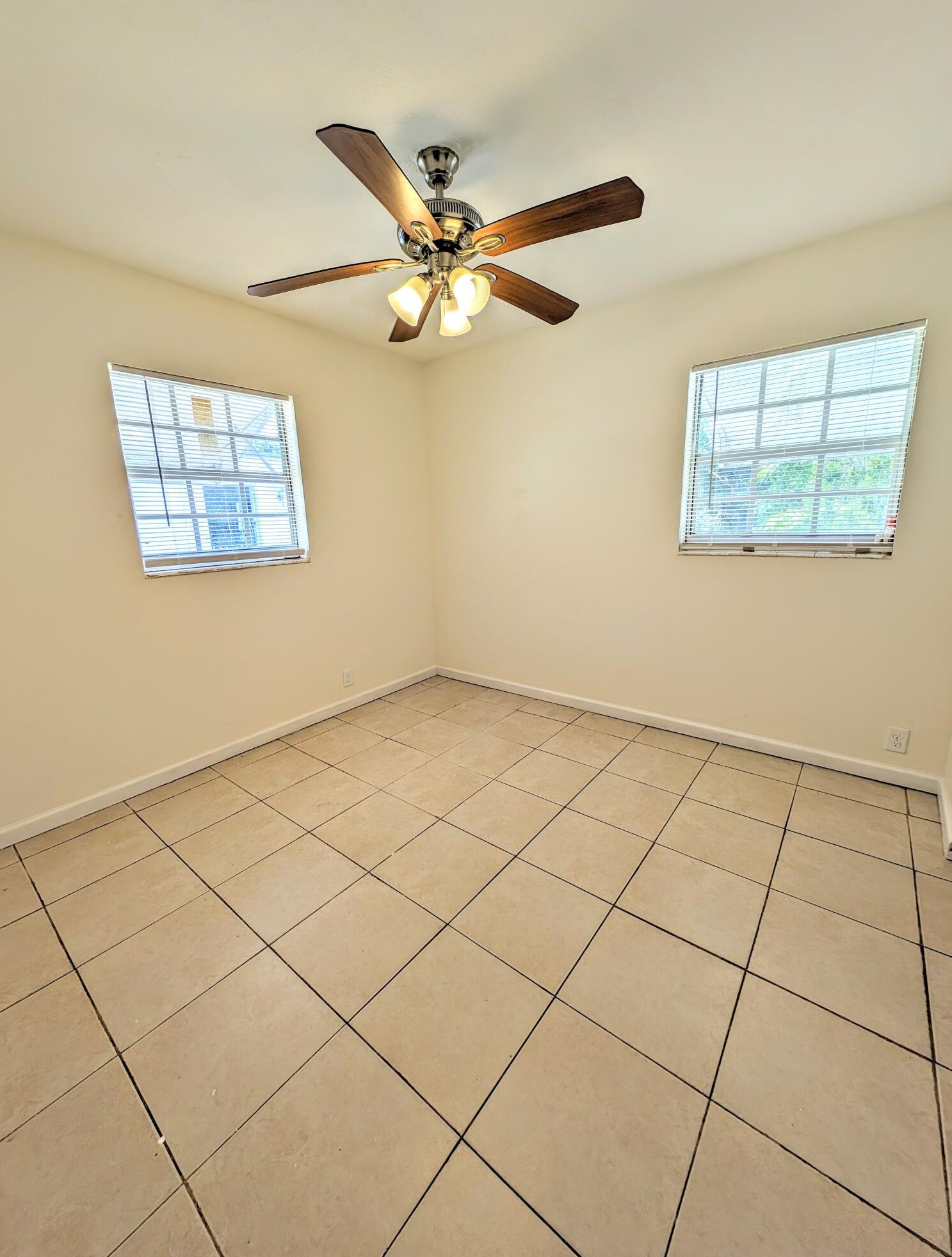 1450 8 St, West Palm Beach FL  33401-3046 exterior