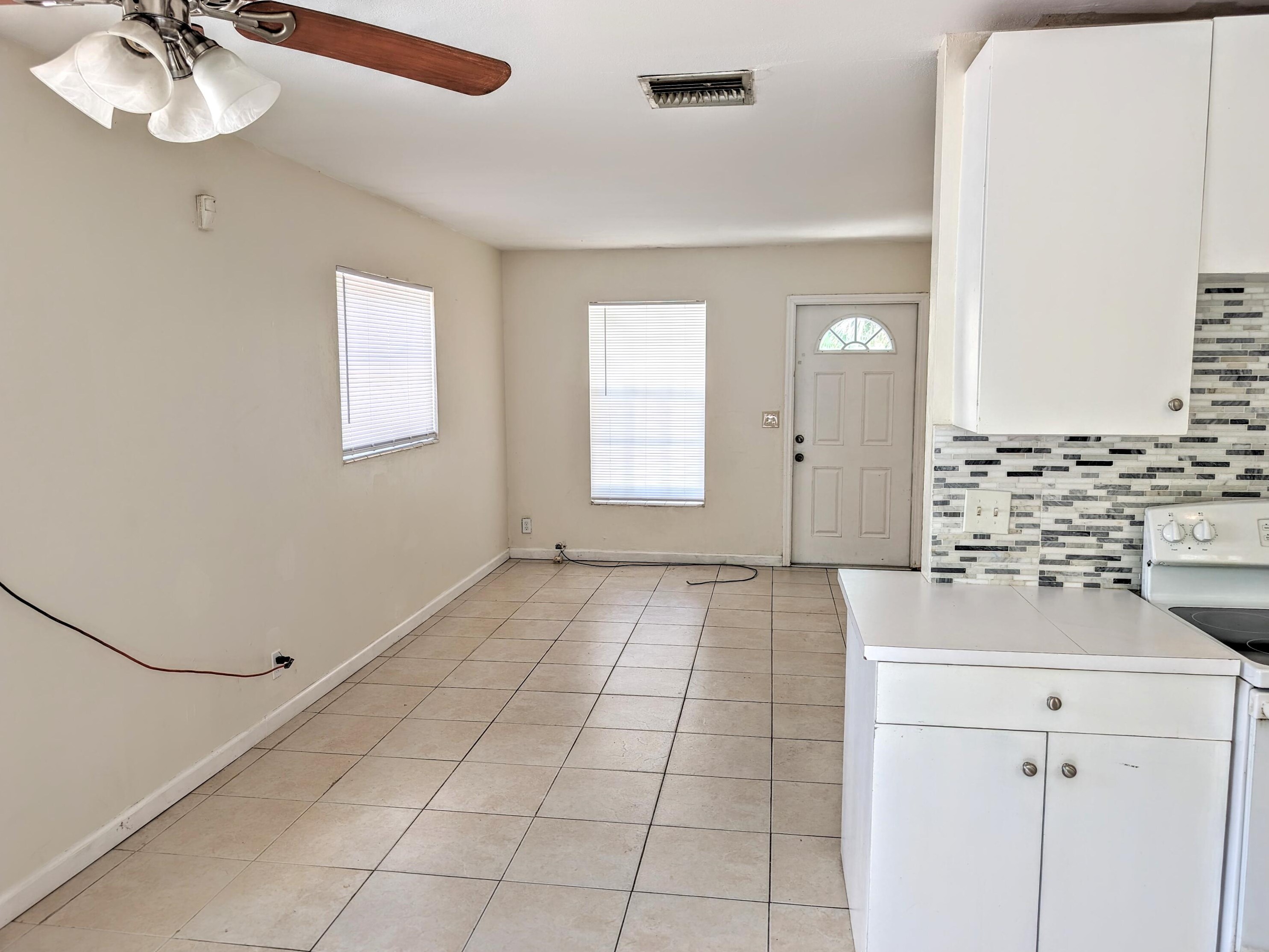 1450 8 St, West Palm Beach FL  33401-3046 exterior