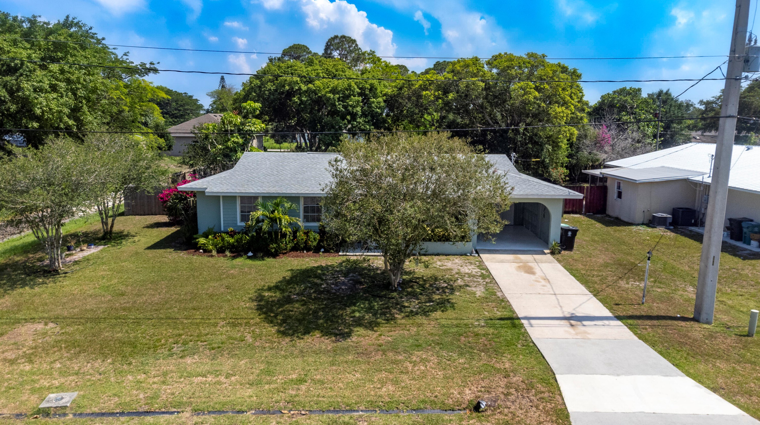 102 Lakehurst, Fort Pierce FL 34983-2545 exterior