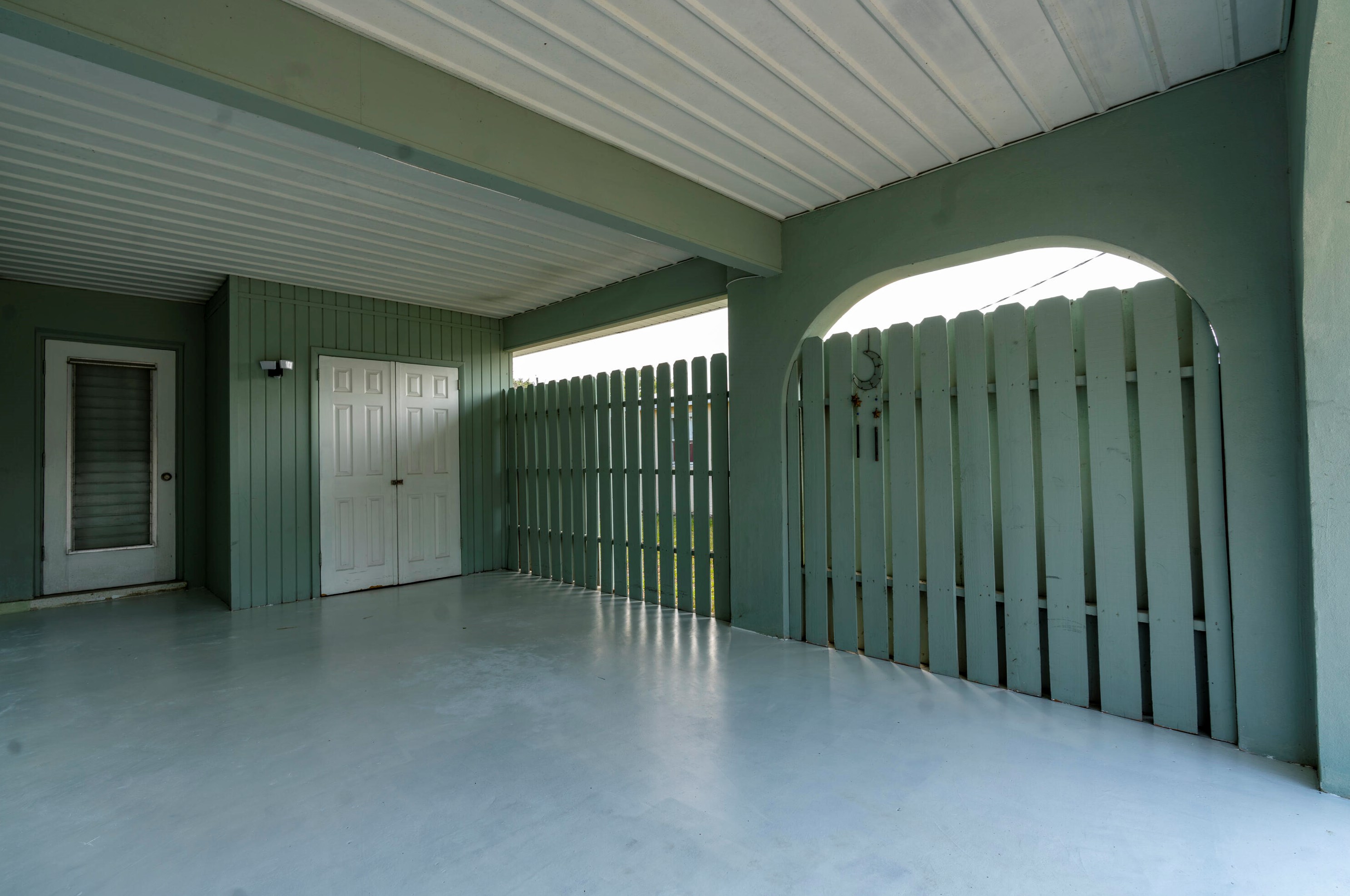 102 Lakehurst, Fort Pierce FL 34983-2545 exterior