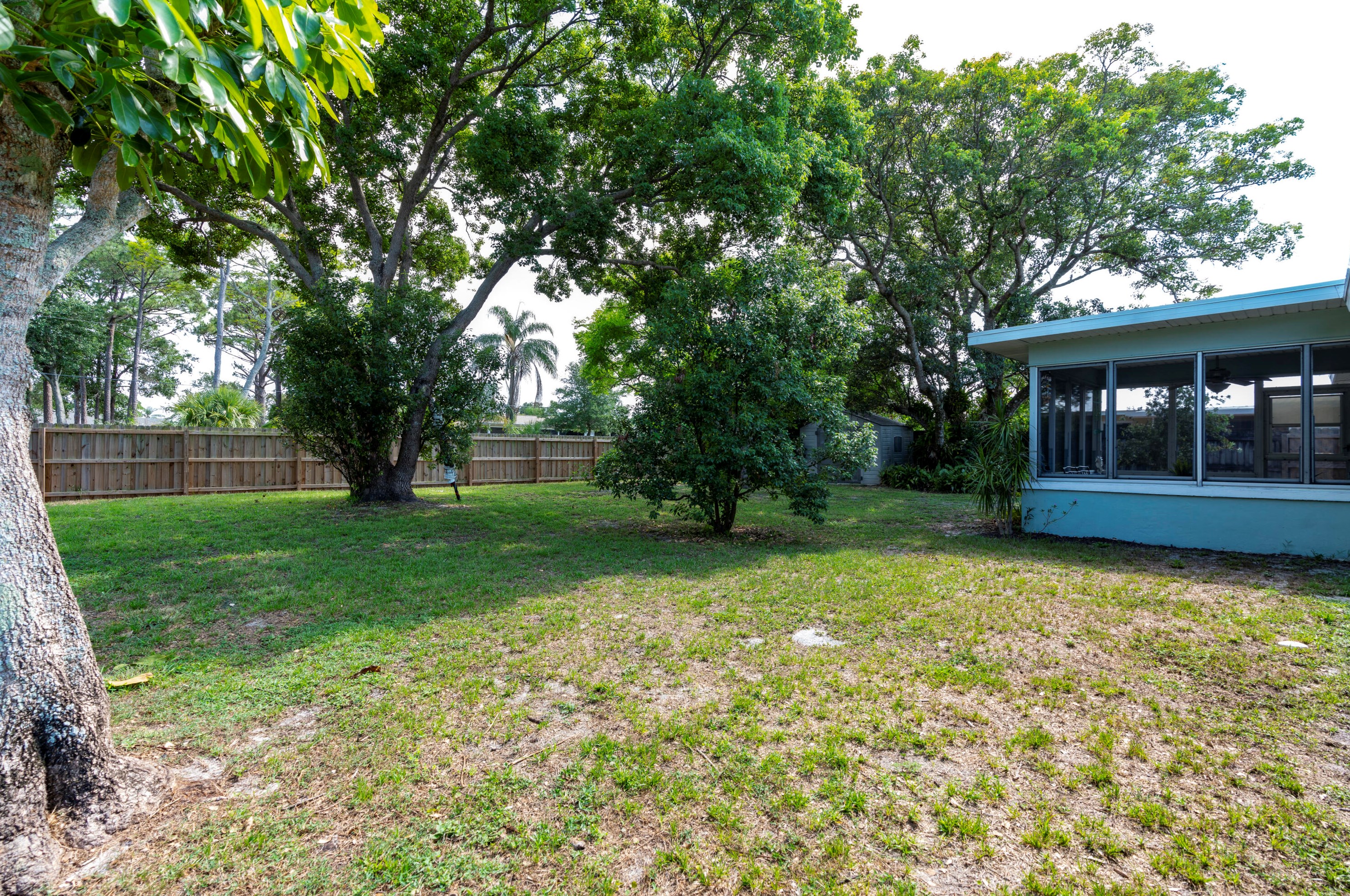 102 Lakehurst, Fort Pierce FL 34983-2545 exterior