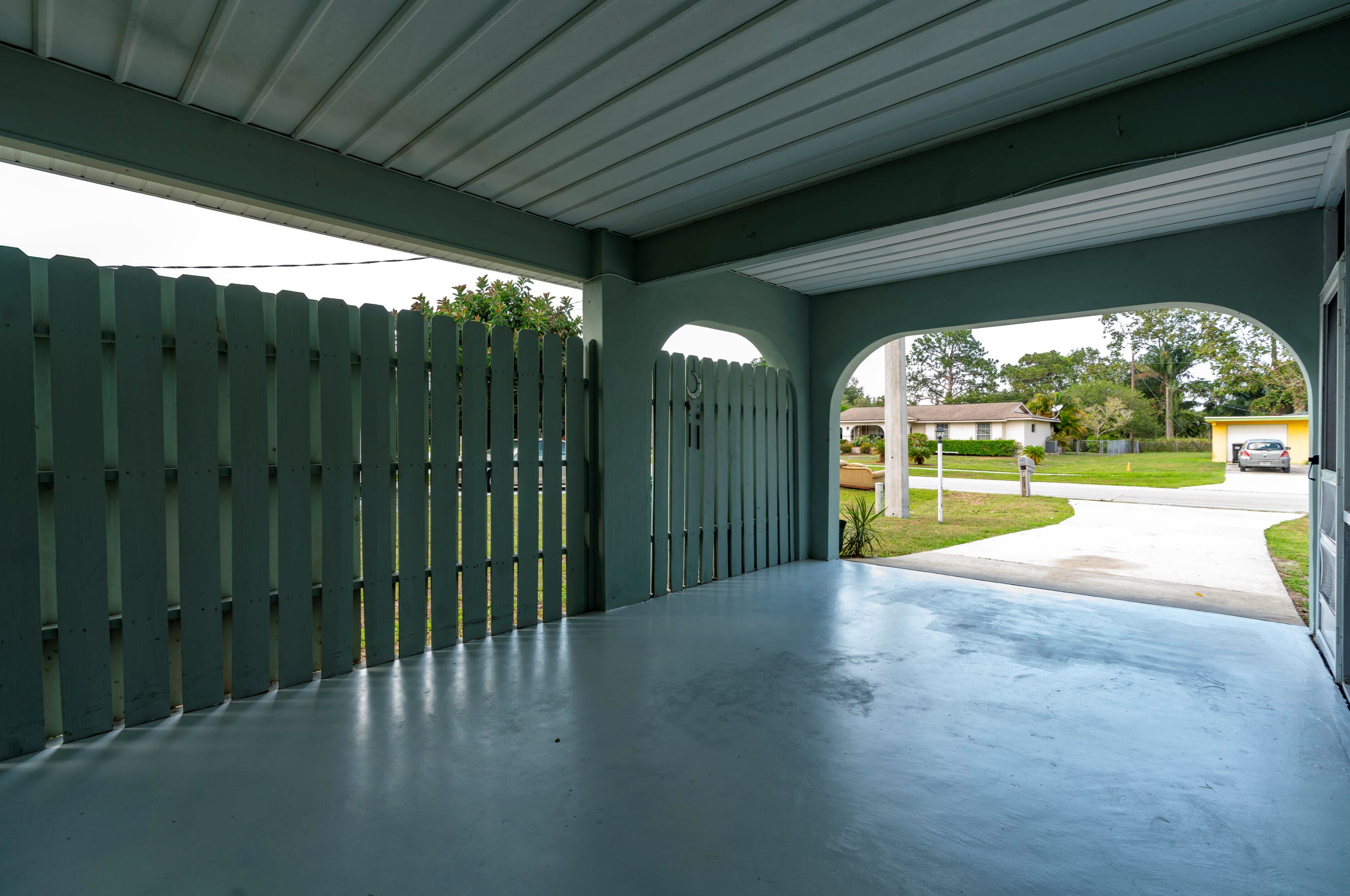 102 Lakehurst, Fort Pierce FL 34983-2545 exterior