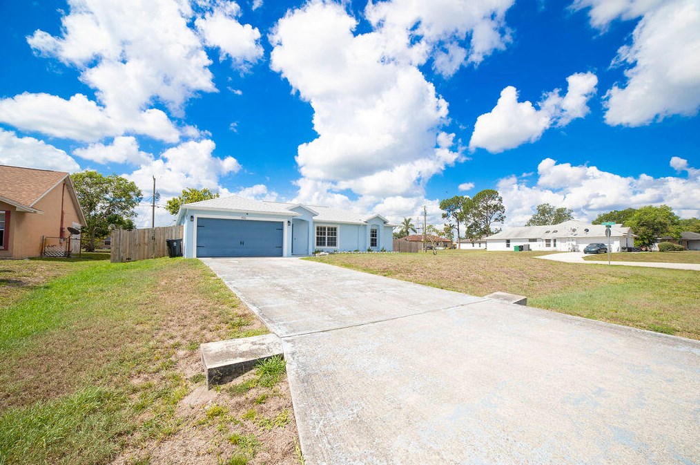 486 Souris Ave, Fort Pierce FL  34953-6272 exterior