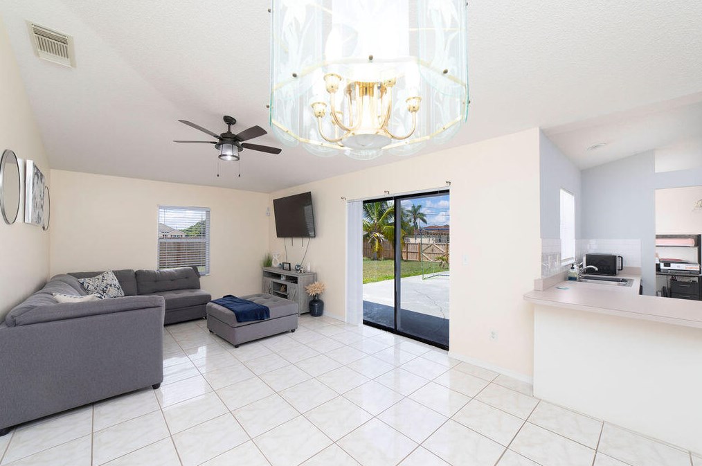 486 Souris Ave, Fort Pierce FL  34953-6272 exterior