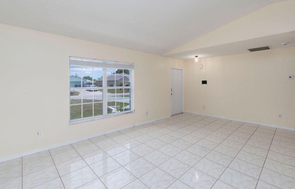 486 Souris Ave, Fort Pierce FL  34953-6272 exterior