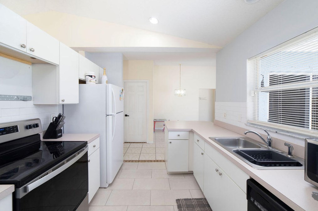 486 Souris Ave, Fort Pierce FL  34953-6272 exterior