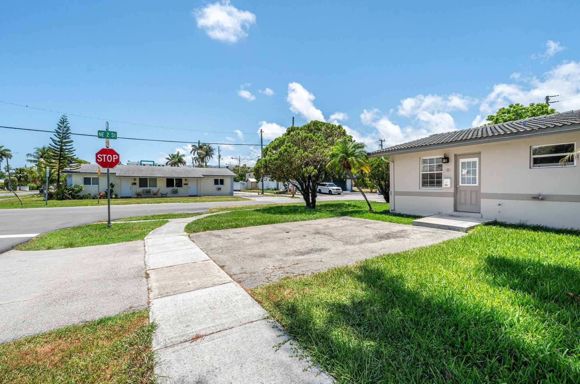 201 1st Ct, Dania Beach FL  33004-2818 exterior