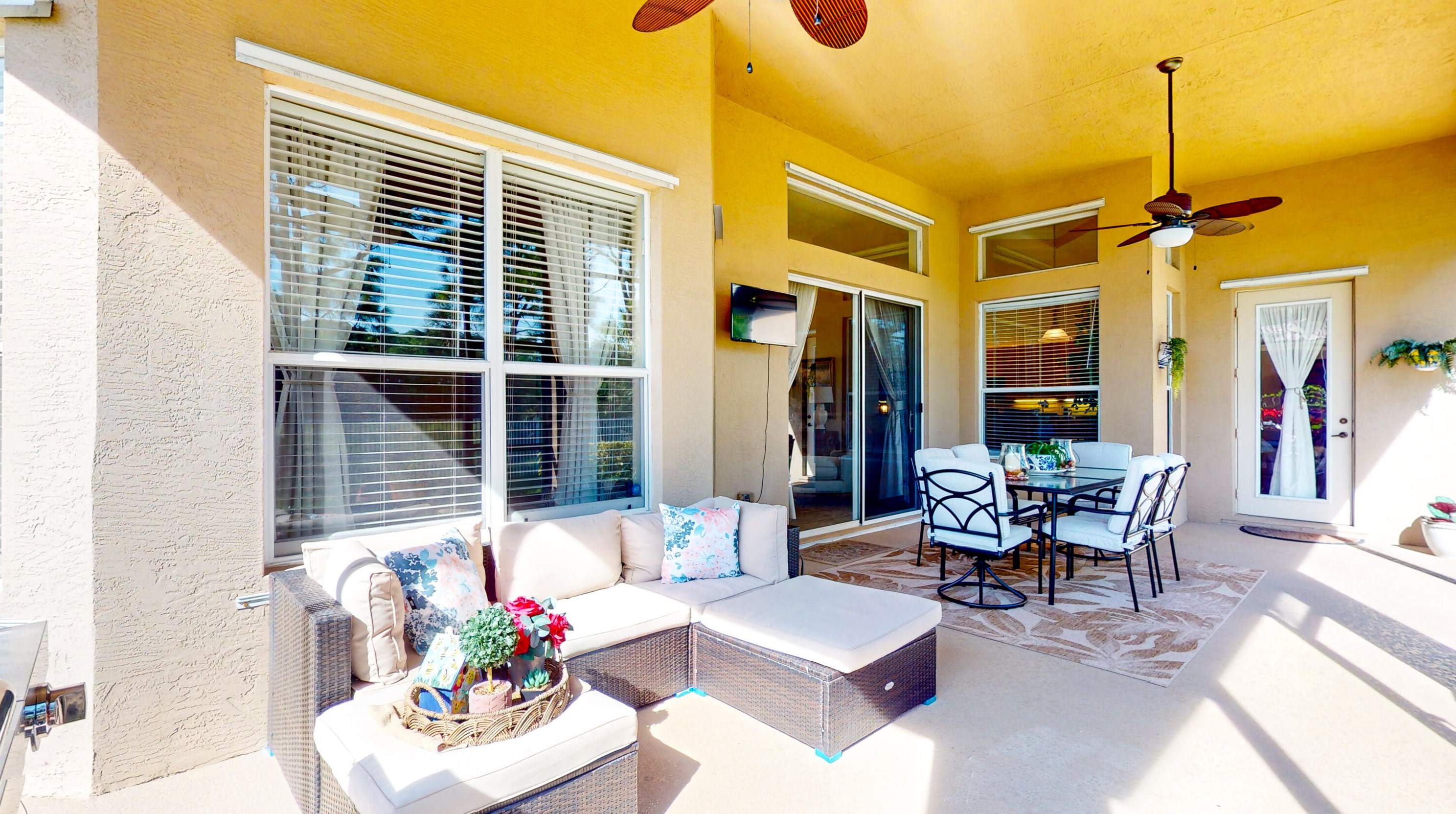 466 Dover Ct, Fort Pierce FL  34983-3414 exterior