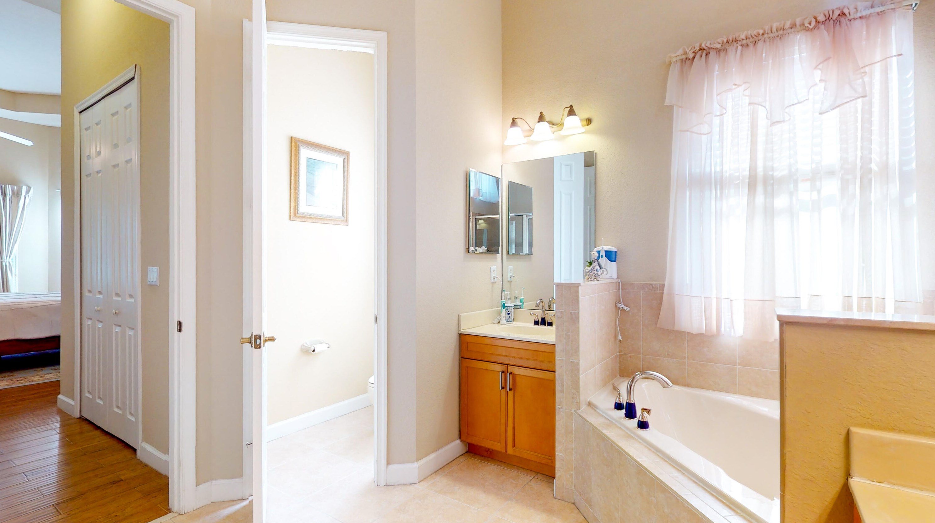 466 Dover Ct, Fort Pierce FL  34983-3414 exterior