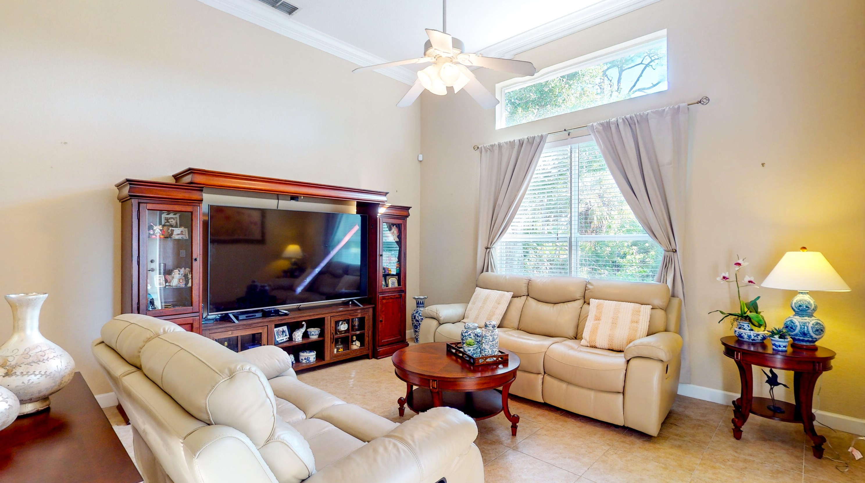 466 Dover Ct, Fort Pierce FL  34983-3414 exterior